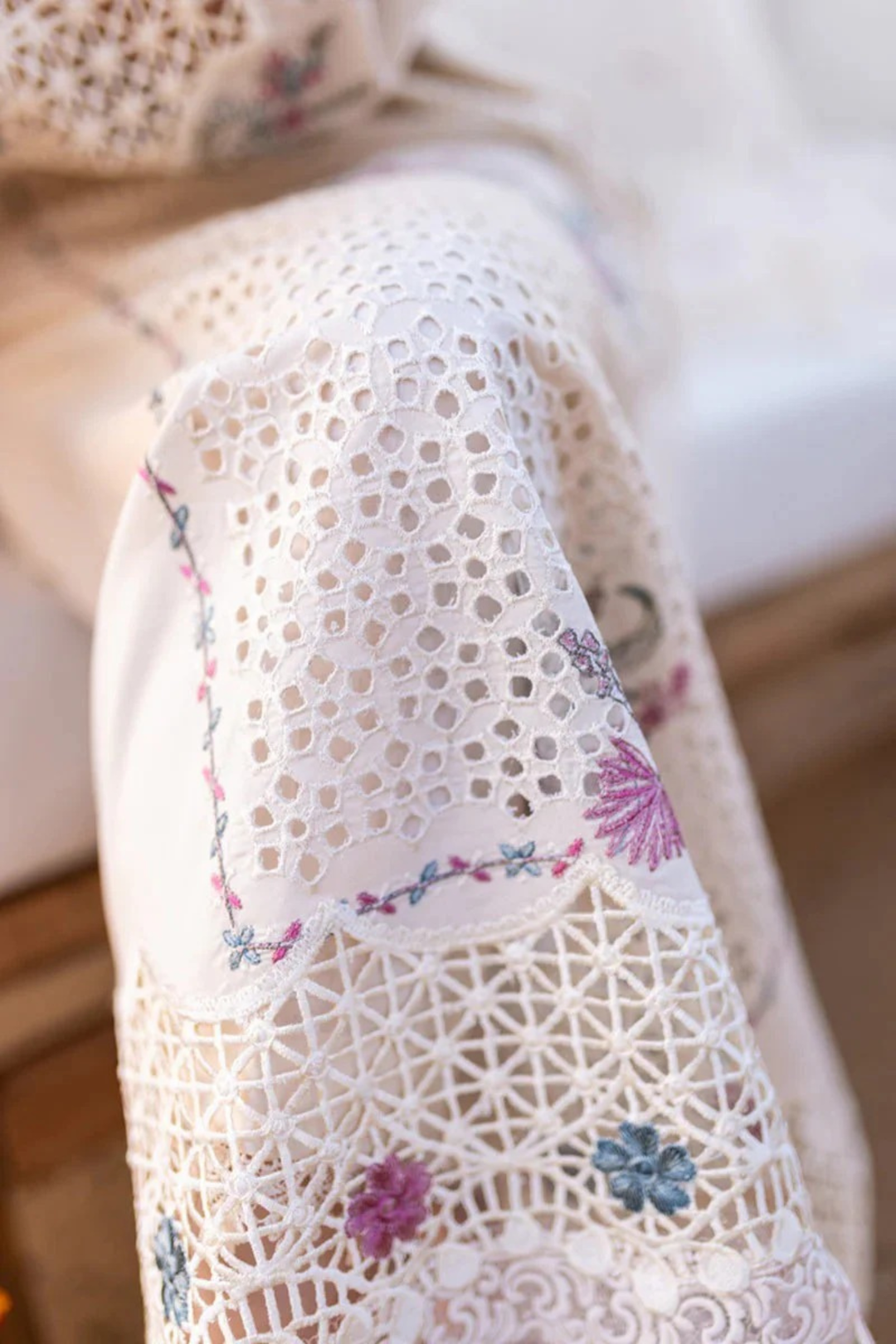 Qalamkar Off White Luxury Chikankari Embroidery Dress 3pc